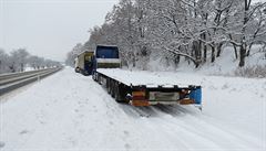 21 tun betonu z kamionu zasypalo dlnici D2, idi nadchal ti promile