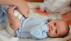 Ministerstvo navrhuje: ať jsou otcové, kterým se narodí dítě, týden doma 