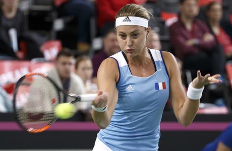 Kristina Mladenoviová v zápase 1. kola Fed Cupu mezi Francií a výcarskem.