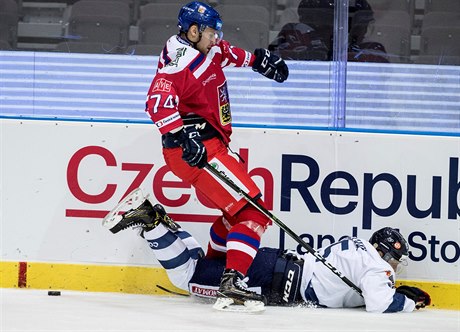 Ondřej Vitásek a Kristina Nakyva v zápase Euro Hockey Tour.