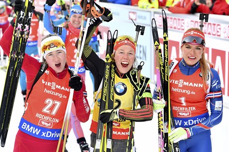 Darja Domraevová, Laura Dahlmeierová a Gabriela Soukalová.