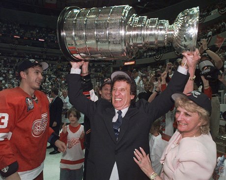 erven 1998 - majitel Red Wings Mike Ilitch