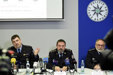editelství sluby cizinecké policie uspoádalo  v Praze tiskovou konferenci k...