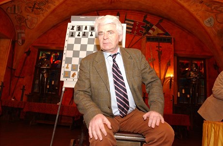 Šachový velmistr Boris Spasskij při návštěvě Prahy v roce 2006.