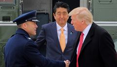 Donald Trump a Shinzo Abe na Florid.