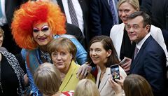 Olivia Jones a nmecká kancléka Angela Merkelová