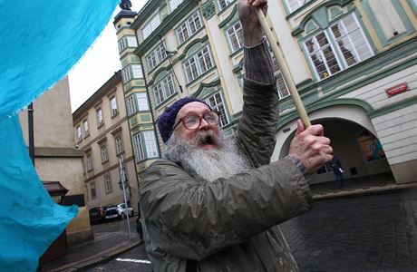 Demonstrací chtli podpoit ochranu divoké pírody v esku a vyzvat poslance k...