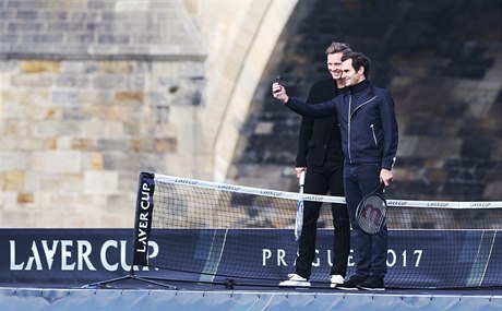 Selfie Rogera Federera a Tomáe Berdycha.