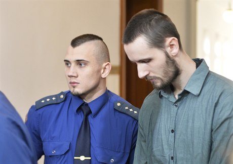 Hlavní líení s Janem Silovským (vpravo), který se chtl údajn pipojit k...