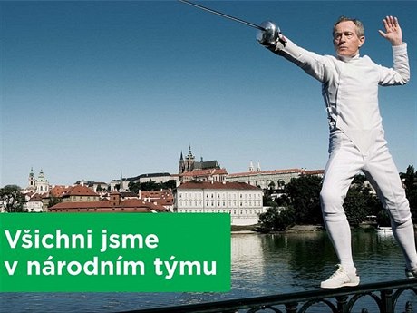 Herec Jan Tříska v rámci kampaně Praha olympijská představuje šermíře.