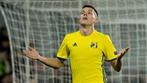Dmitrij Poloz z Rostova se raduje z gólu v síti Sparty.