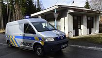 Policejn vz nedaleko arelu spolenosti.