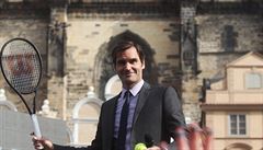 Roger Federer na Staromstském námstí v Praze.