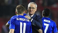 Claudio Ranieri se louí s hrái Leicesteru.