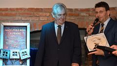 Prezident Milo� Zeman s �editelem Slovenského domu Vladimírem Skalským