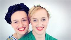 Anna Schmidtmajerov� se sestrou Johanou.