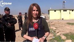 Reportérka Shifa Gardiová pro televizní stanici Rudaw.