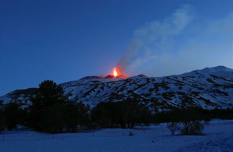Italsk sopka Etna chrl lvu.