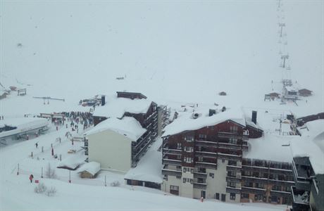 Ve francouzském zimním stedisku Tignes se utrhla lavina.