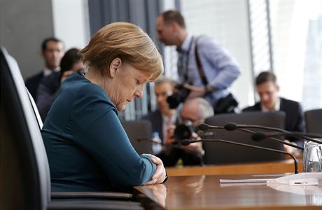 Nmeck kanclka Angela Merkelov pi vypovdn ped vyetovacm vborem...