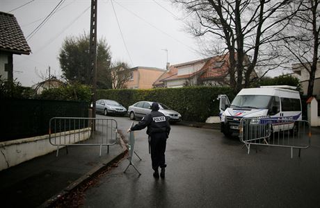 Francouzsk policie v ulici zmizel rodiny v Orvault na zpad zem.