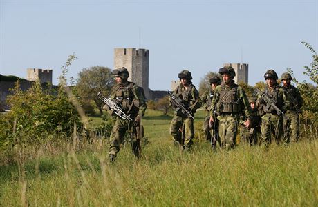 védtí vojáci na ostrov Gotland v Baltském moi.