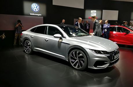 Volkswagen Arteon na autosalonu v enev