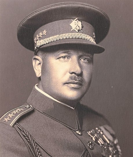 Frantiek Vejmelka (18951968). Legioná a velitel barikádník, který byl sice...