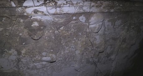 Kamenné reliéfy objevené v chodbách pod Mosulem byly zřejmě součástí chrámu.
