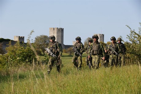 védtí vojáci na ostrov Gotland v Baltském moi.