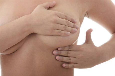 Samovyšetření prsu - ilustrační foto.