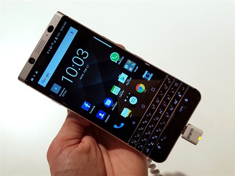 BlackBerry KEYOne - po dlouhé dob nový smartphone s qwerty klávesnící se...