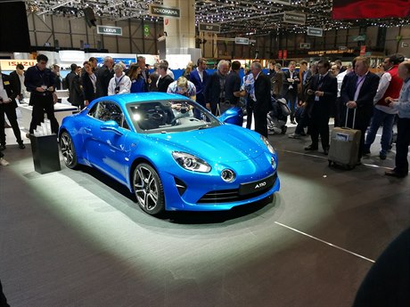 Alpine A110 na autosalonu v enev