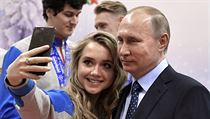 Kdo me ci, e m selfie s Putinem? Rusk prezident navtvil biatlonovou...