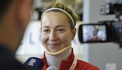 Atletka Denisa Rosolová pi rozhovoru s novinái 4. bezna v Blehradu poté, co...