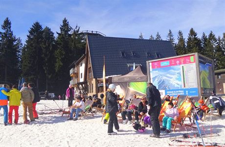 Na lipenské sjezdovce srazil lyžař ženu, hrozí mu až roční vězení