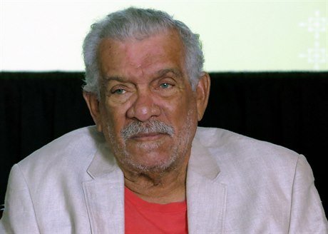 Derek Walcott zemel ve vku 82 let.