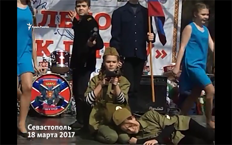 Krym si pipomínal tetí výroí anexe Ruskem dtským vystoupením.