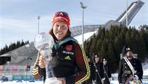 Nmka Laura Dahlmeierov s velkm kilovm glbem za sezonu 2016/17.