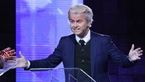 Pravicový populista Geert Wilders při televizní debatě s hlavním soupeřem...