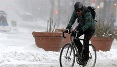 Nkteí cyklisté se zimního poasí nelekli a na kolec vyrazili.