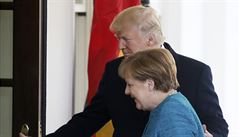 Setkání Trumpa s Merkelovou nebude snadné.