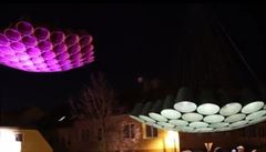 Začal Festival světla v Plzni. Podívejte se na instalace uznávaných designérů