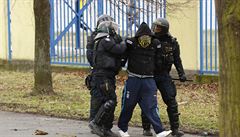 Fanouek Baníku Ostrava je ped opavským stadionem zadren policií.