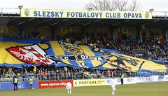 Fanouci Opavy na tribun stadionu ped zápasem s Baníkem Ostrava.