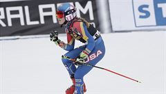 Mikaela Shiffrinová se raduje z vítzství v obím slalomu ve Squaw Valley.
