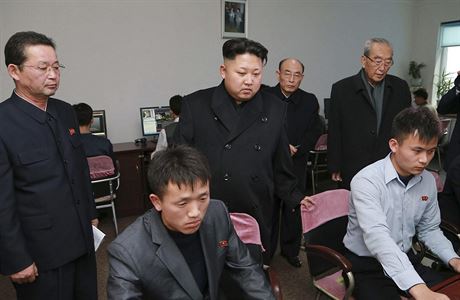 Kim ong-un na inspekci (ilustraní foto)