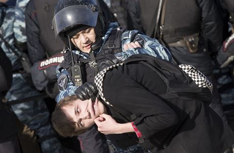 Rusk podkov policie v nedli zasahovala na demonstraci proti korupci....