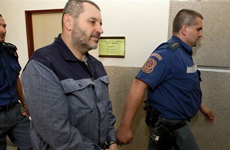 Alexandr Novák si v esku odsedl plku svého tyletého trestu za korupci.