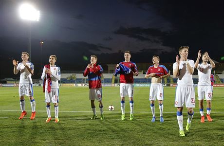 et fotbalist dkuj fanoukm po vtzstv v San Marinu.